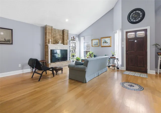 Photo 3 of Sale Pending at 11630 Karlwood Ln, Houston, TX 77099 | MLS# 55644283 | Listing updated on 2026-10-06