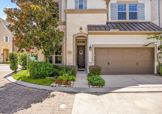 Photo 3 of Single family home for sale at 6703 Saxton Manor St, Houston, TX 77055 | MLS# 75347347 | Listing updated on 2026-09-18