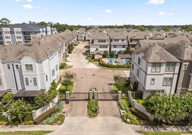 45th image of 6703 Saxton Manor St, Houston, TX 77055 | MLS# 75347347