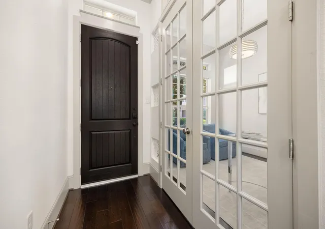 Photo 4 of Single family home for sale at 6703 Saxton Manor St, Houston, TX 77055 | MLS# 75347347 | Listing updated on 2026-09-18