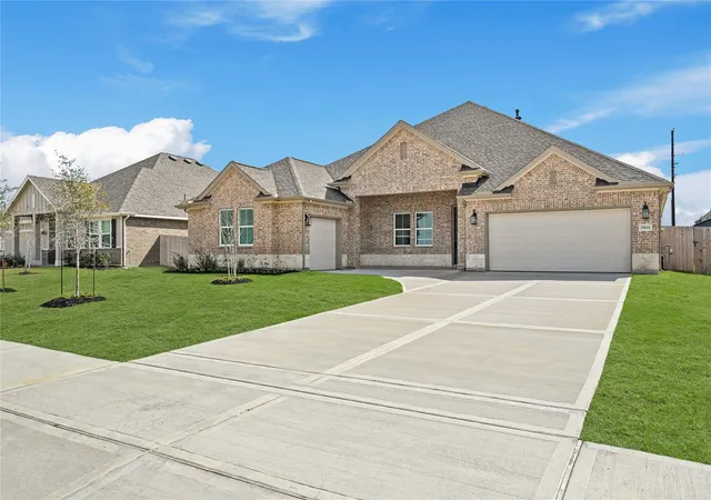 1st image of 11714 Old Fashion Cir, Mont Belvieu, TX 77535 | MLS# 4226516