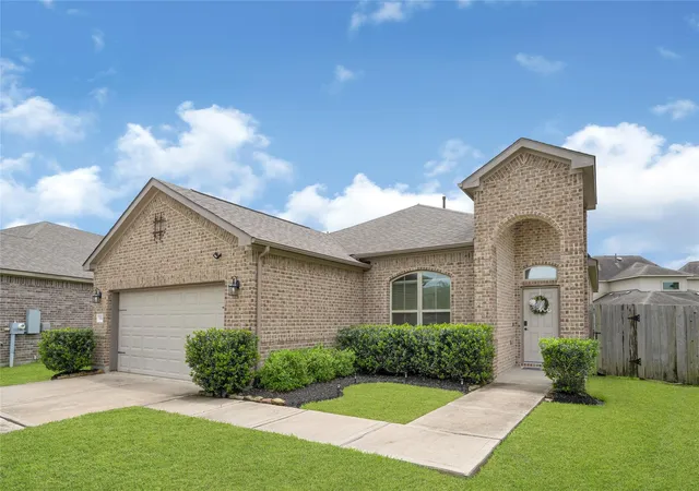 Photo 1 of Single family home for sale at 5318 Abbeville Ct, Dickinson, TX 77539 | MLS# 67875616 | Listing updated on 2026-07-12