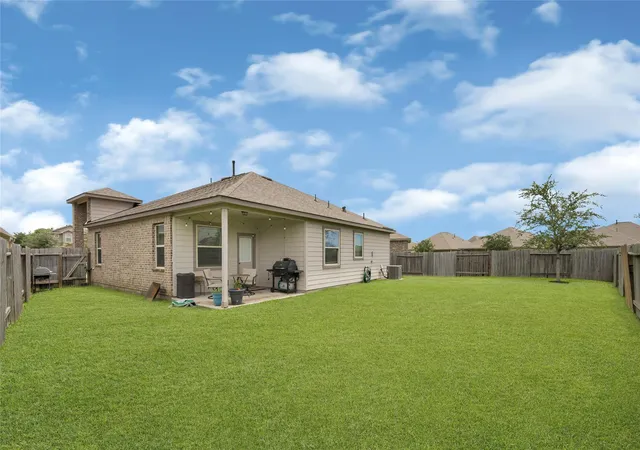 Photo 2 of Single family home for sale at 5318 Abbeville Ct, Dickinson, TX 77539 | MLS# 67875616 | Listing updated on 2026-07-12