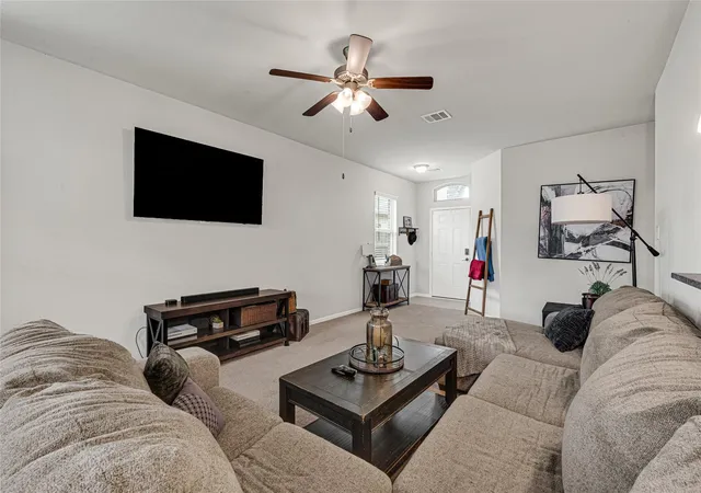 Photo 4 of Single family home for sale at 5318 Abbeville Ct, Dickinson, TX 77539 | MLS# 67875616 | Listing updated on 2026-07-12
