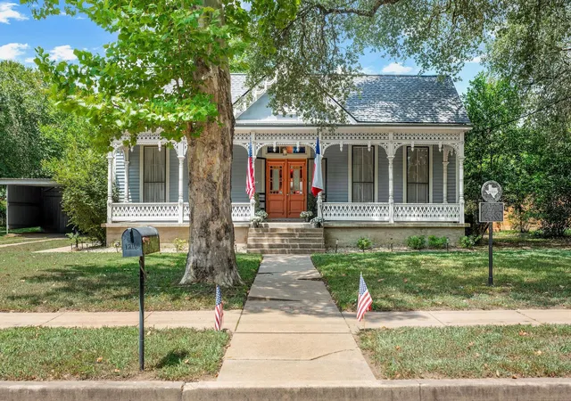 1st image of 1216 Live Oak St, Columbus, TX 78934 | MLS# 62707055