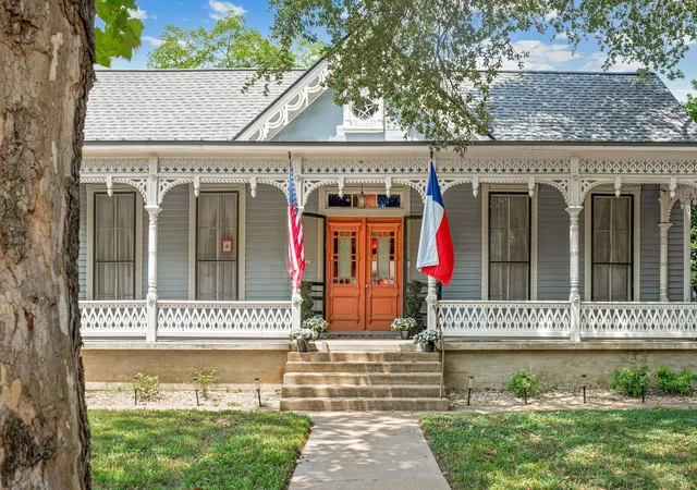 2nd image of 1216 Live Oak St, Columbus, TX 78934 | MLS# 62707055
