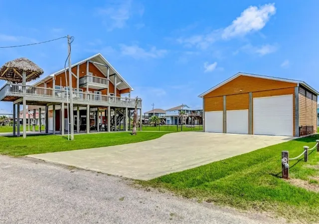 Photo 1 of Sale Pending at 950 Seadrift Dr, Port Bolivar, TX 77650 | MLS# 90833168 | Listing updated on 2026-08-19