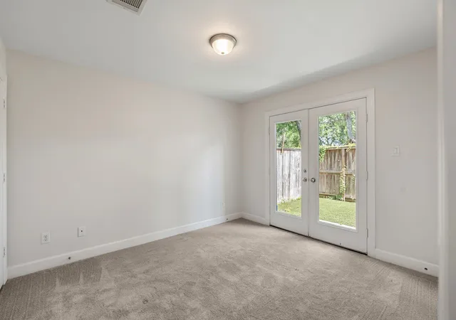 Photo 3 of Sale Pending at 650 Westcross St #42, Houston, TX 77018 | MLS# 98151648 | Listing updated on 2026-09-20