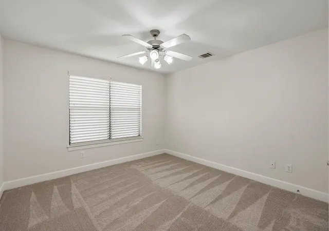 Photo 4 of Sale Pending at 650 Westcross St #42, Houston, TX 77018 | MLS# 98151648 | Listing updated on 2026-09-20