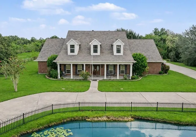 2nd image of 2275 Washington Ave, Alvin, TX 77511 | MLS# 9865219