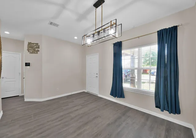 5th image of 11323 Creekway Bend Dr, Humble, TX 77396 | MLS# 85286732