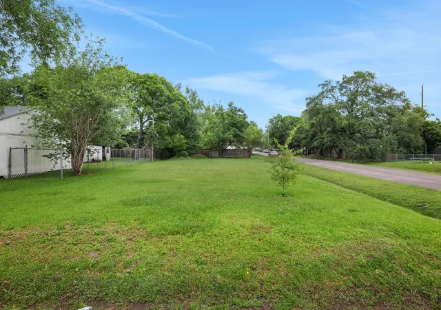 Photo 3 of Land for sale at 10102 Porto Rico Rd, Houston, TX 77041 | MLS# 54918280 | Listing updated on 2026-07-27