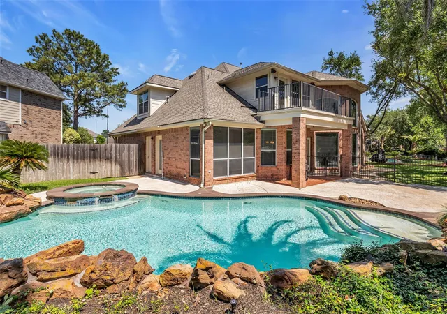 2nd image of 15935 Lake Loop Dr, Cypress, TX 77433 | MLS# 13365139