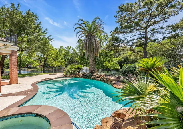 3rd image of 15935 Lake Loop Dr, Cypress, TX 77433 | MLS# 13365139