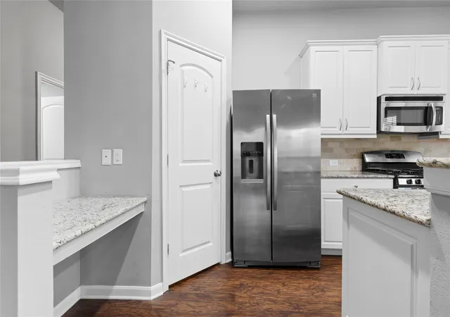 3rd image of 4202 Shallow Creek Ct, College Station, TX 77845 | MLS# 52435696