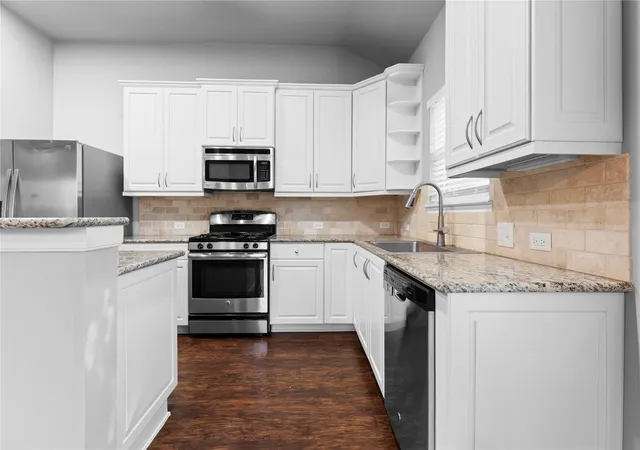 5th image of 4202 Shallow Creek Ct, College Station, TX 77845 | MLS# 52435696