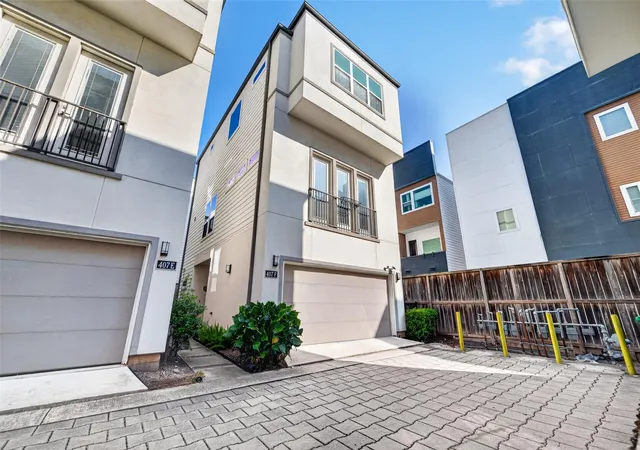2nd image of 407 N Nagle St #F, Houston, TX 77003 | MLS# 30110805