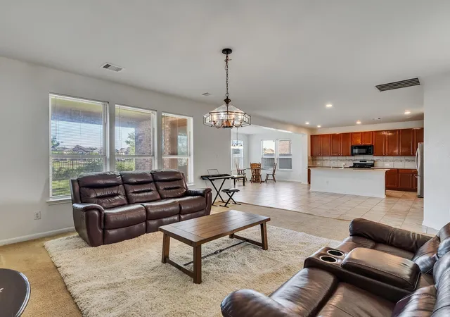5th image of 14106 Spring Birch Ln, Pearland, TX 77584 | MLS# 45216910