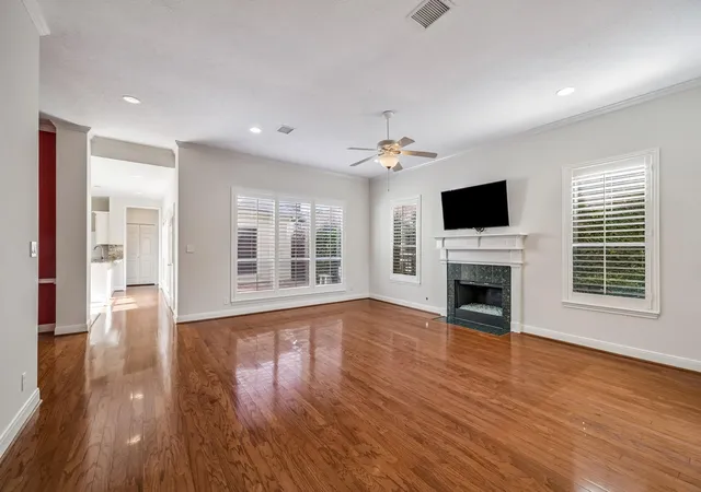 Photo 3 of Single family home for sale at 6842 Queensclub Dr, Houston, TX 77069 | MLS# 94047627 | Listing updated on 2026-09-15