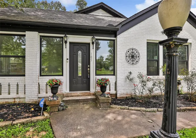 Photo 4 of Single family home for sale at 105 Wallisville Rd, Liberty, TX 77575 | MLS# 94760195 | Listing updated on 2026-10-03