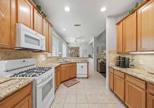 5th image of 13507 Pepperbush Ct, Houston, TX 77070 | MLS# 10231155