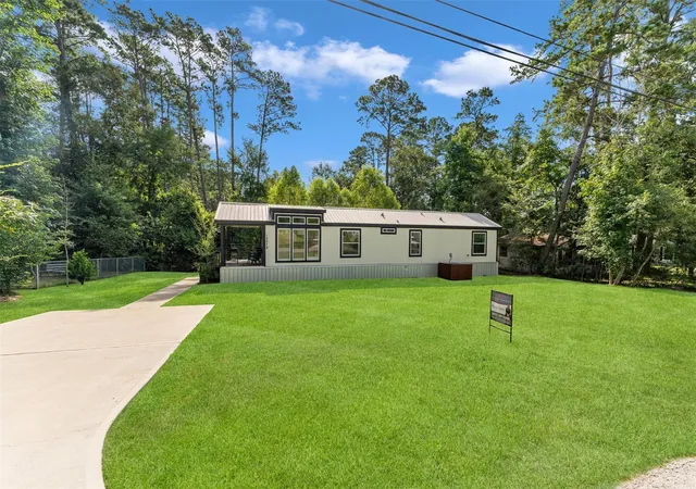 Photo 2 of Single family home for sale at 15678 Aspen Dr, Montgomery, TX 77356 | MLS# 39043272 | Listing updated on 2026-09-10
