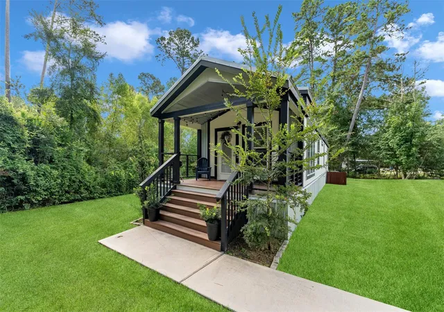 Photo 3 of Single family home for sale at 15678 Aspen Dr, Montgomery, TX 77356 | MLS# 39043272 | Listing updated on 2026-09-10