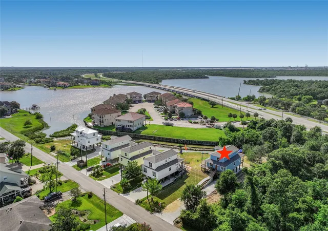 2nd image of 4444 Shady Lake Dr, Seabrook, TX 77586 | MLS# 7116967