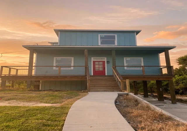 3rd image of 4444 Shady Lake Dr, Seabrook, TX 77586 | MLS# 7116967