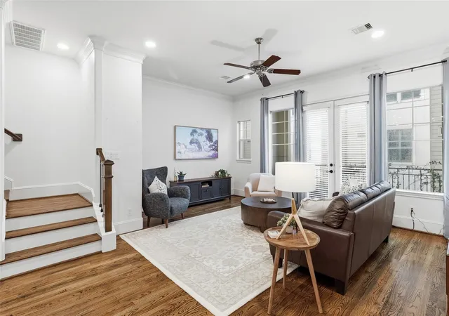 Photo 3 of Sale Pending at 2411 Beall St, Houston, TX 77008 | MLS# 93381189 | Listing updated on 2026-09-06