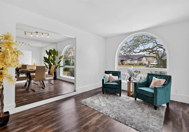 3rd image of 2519 Anniston Dr, Houston, TX 77080 | MLS# 33646469
