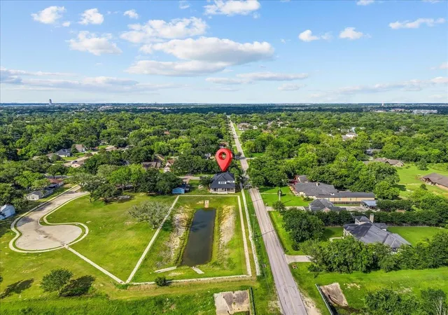 Homes for sale in League City, TX | 721 S Kansas Ave, League City, TX 77573 | MLS# 53788400