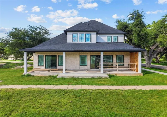 Homes for sale in League City, TX | 721 S Kansas Ave, League City, TX 77573 | MLS# 53788400