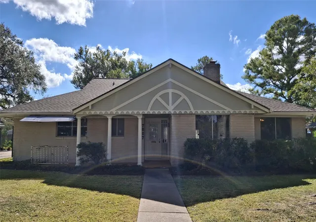 2nd image of 7807 Bellerive Dr Dr, Houston, TX 77036 | MLS# 18844556