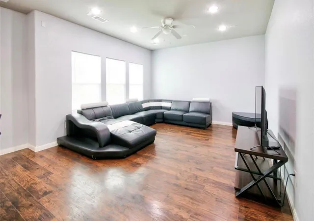 Photo 3 of Single family home for sale at 3510 Oleander Ave, Texas City, TX 77590 | MLS# 65439193 | Listing updated on 2026-01-22