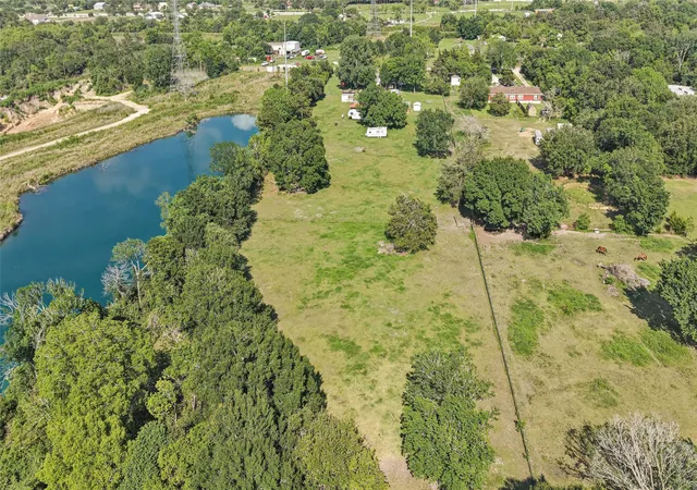25th image of 1611 Bunyard Rd, Alvin, TX 77511 | MLS# 4036583