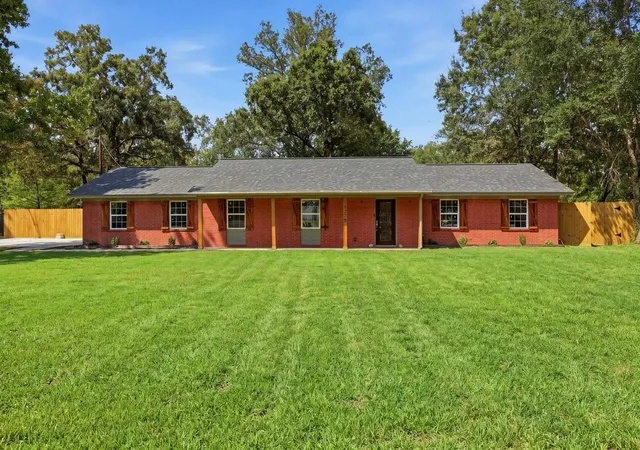 Photo 1 of Sale Pending at 13570 Moss Hl Dr, Beaumont, TX 77713 | MLS# 12825633 | Listing updated on 2026-09-13