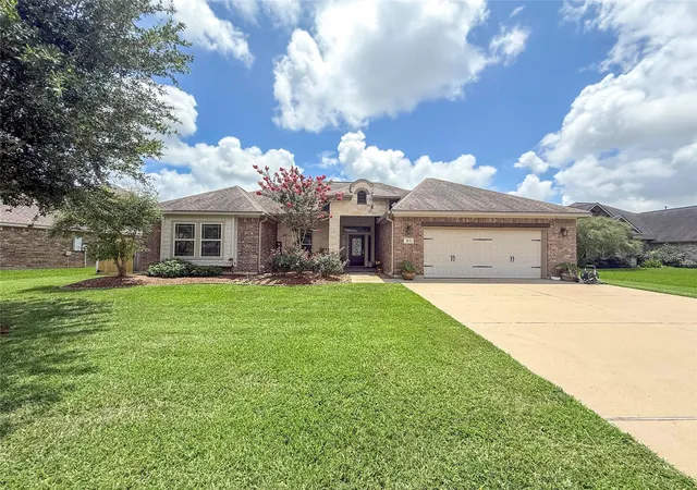 Homes for sale in Lake Jackson, TX | 313 Creekside Ln, Lake Jackson, TX 77566 | MLS# 52820698