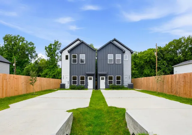 2nd image of 7843 Sunnyhill St, Houston, TX 77088