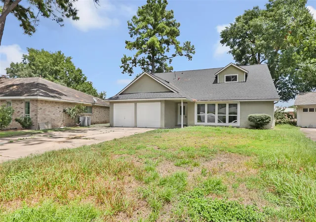 Photo 2 of Single family home for sale at 5914 Lawn Ln, Houston, TX 77088 | MLS# 40992038 | Listing updated on 2026-08-20
