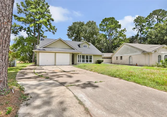 Photo 3 of Single family home for sale at 5914 Lawn Ln, Houston, TX 77088 | MLS# 40992038 | Listing updated on 2026-08-20
