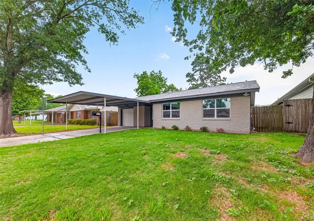 3rd image of 5210 Verdome Ln, Houston, TX 77092 | MLS# 69631608