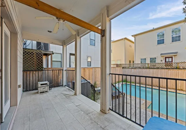 3rd image of 5705 Petty St #A, Houston, TX 77007 | MLS# 11869701