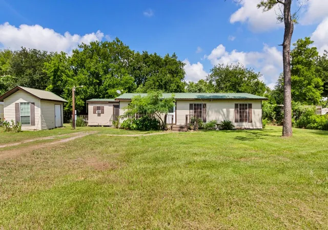 1st image of 6119 Highland Rd, Santa Fe, TX 77517 | MLS# 49551350