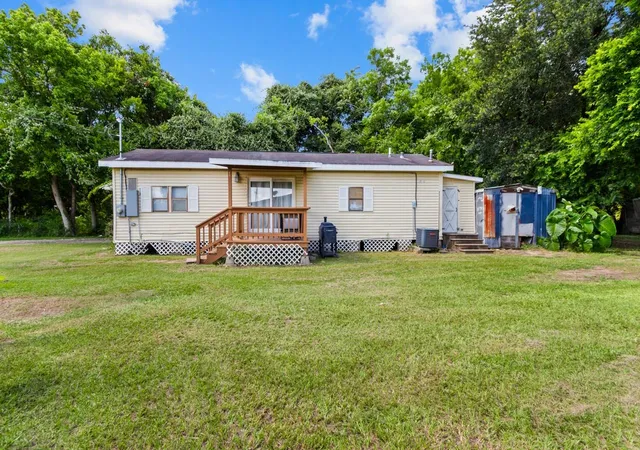 3rd image of 6119 Highland Rd, Santa Fe, TX 77517 | MLS# 49551350