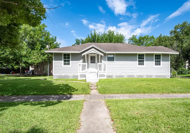 5th image of 3201 Iowa St, Baytown, TX 77520 | MLS# 8328165