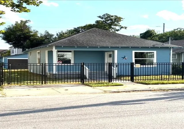 Photo 1 of Single family home for sale at 2007 Spring St, Houston, TX 77007 | MLS# 36337789 | Listing updated on 2026-08-22