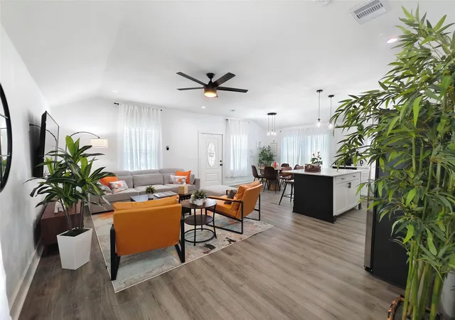 3rd image of 4409 Mckinley St, Houston, TX 77051 | MLS# 28649859