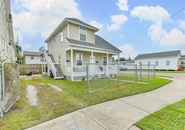 2nd image of 2727 Avenue K, Galveston, TX 77550 | MLS# 2503143
