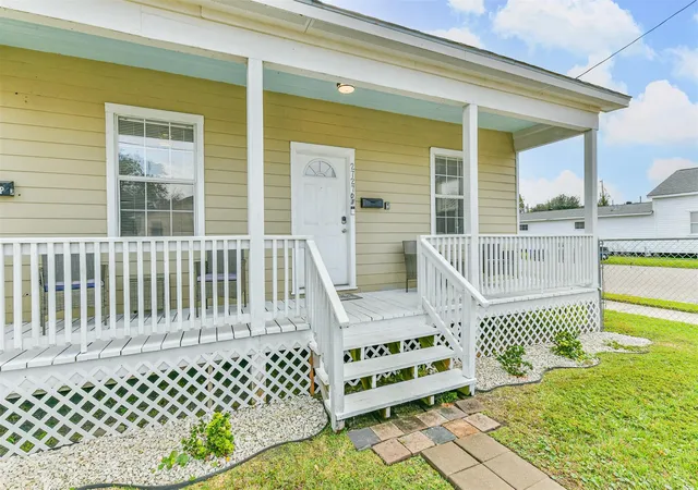 4th image of 2727 Avenue K, Galveston, TX 77550 | MLS# 2503143